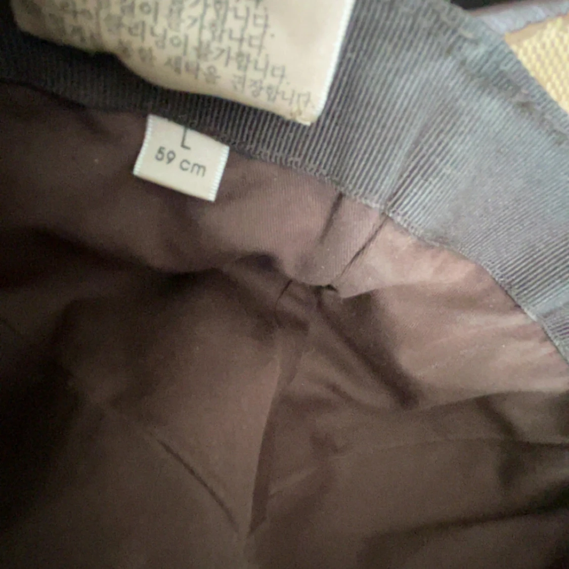 Beige keps från Gucci med GG-mönster - 2