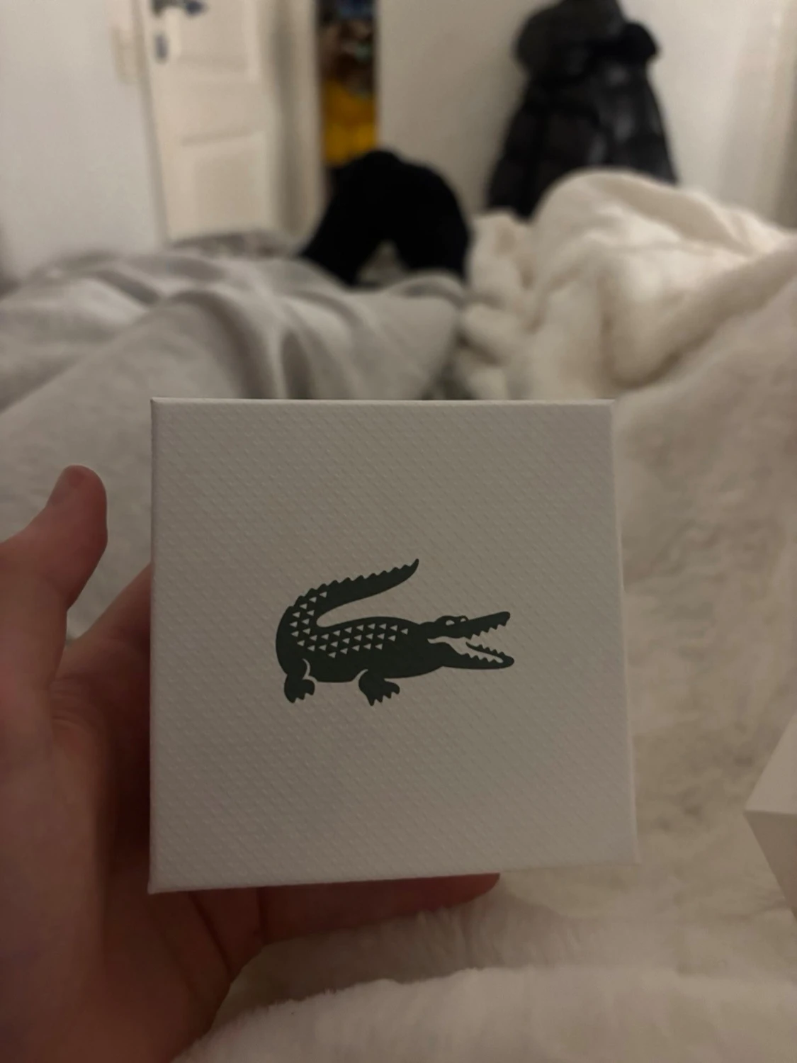 Silverfärgat armband från Lacoste