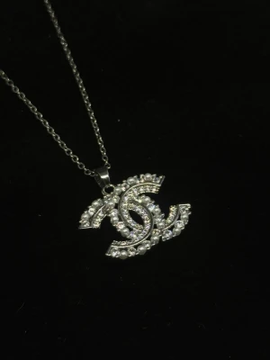 Halsband  - Helt ny halsband i rostfritt stål.