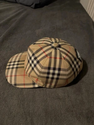 Burberry keps - Burbbery keps | storlek passar typ alla | 980- pris kan diskuteras vid snabbäffär