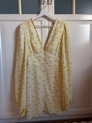Adoore Florence dress - Söt klänning från adoore, använd en gång helt nyskick! 