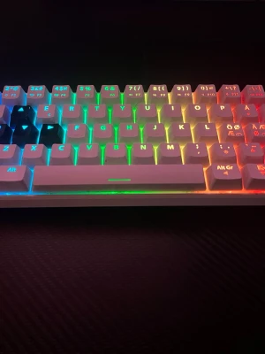 NOS C-450 Mini PRO RGB gaming tangentbord - Toppen skick!  Nypris 750kr. 