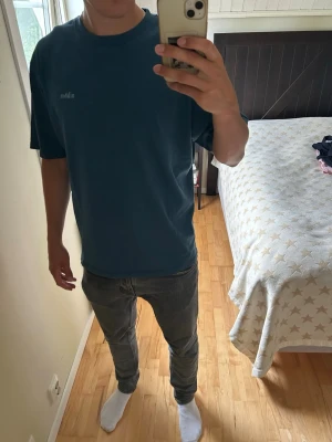 NIKBEN T-shirt   - Säljer en helt ny schysst NIKBEN T-shirt! Storlek L, först till kvarn. 