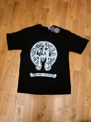 Svart Chrome Hearts t-shirt - Schysst chromey. Skriv om ni undrar över något✌️