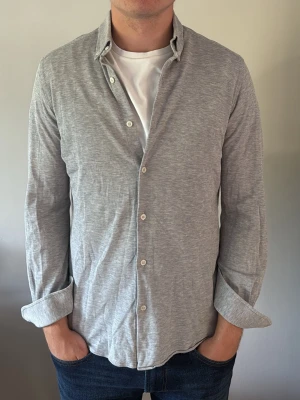 Massimo Dutti Skjorta - - Condition: 8/10 - Color: Gray - Size: S