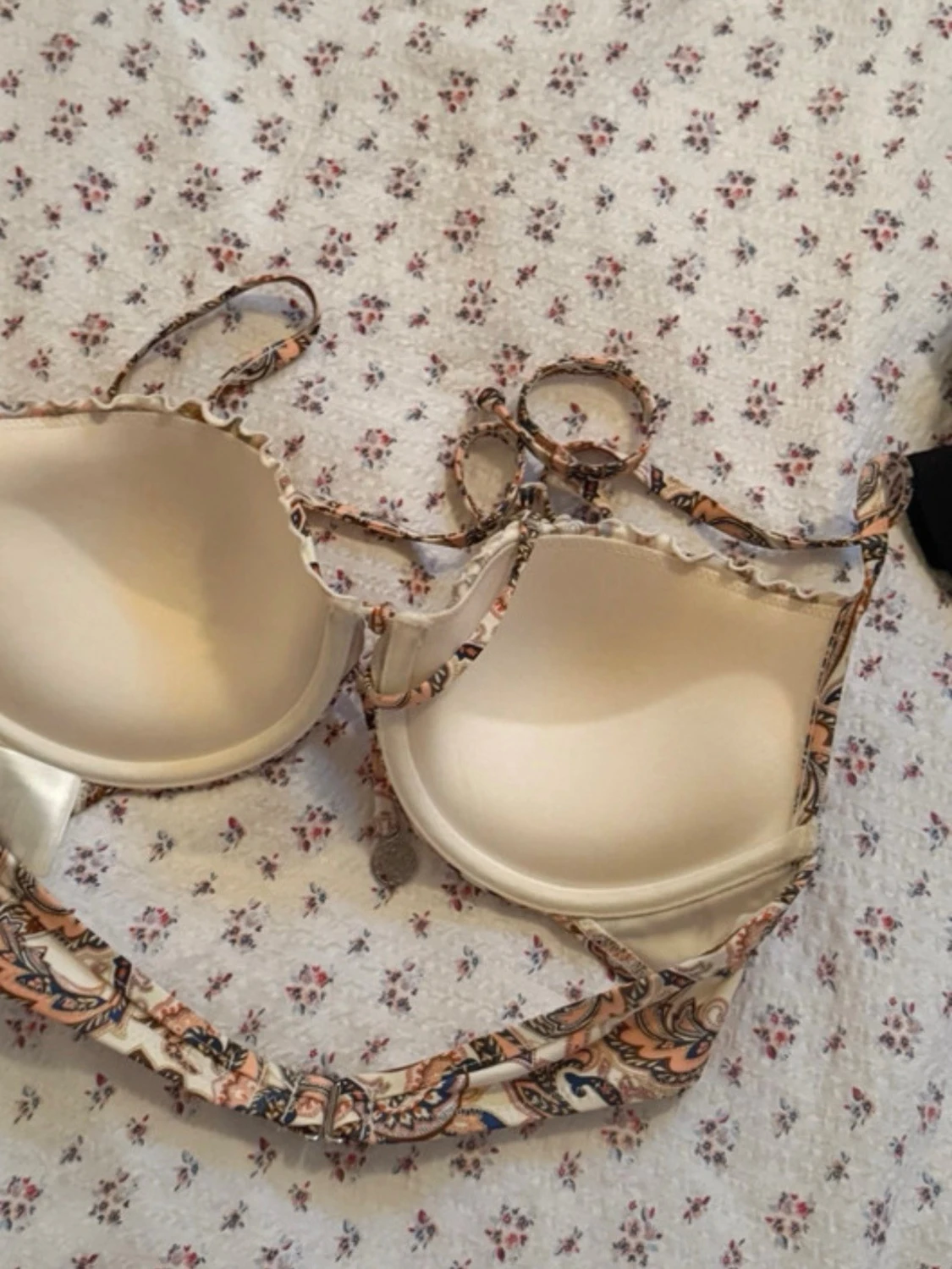 Mönstrad bikiniöverdel med knyt - 2