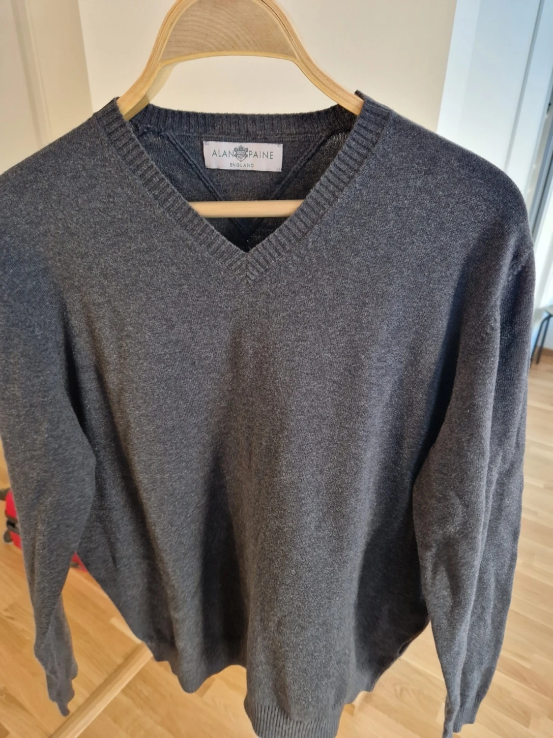Alan Paine pullover