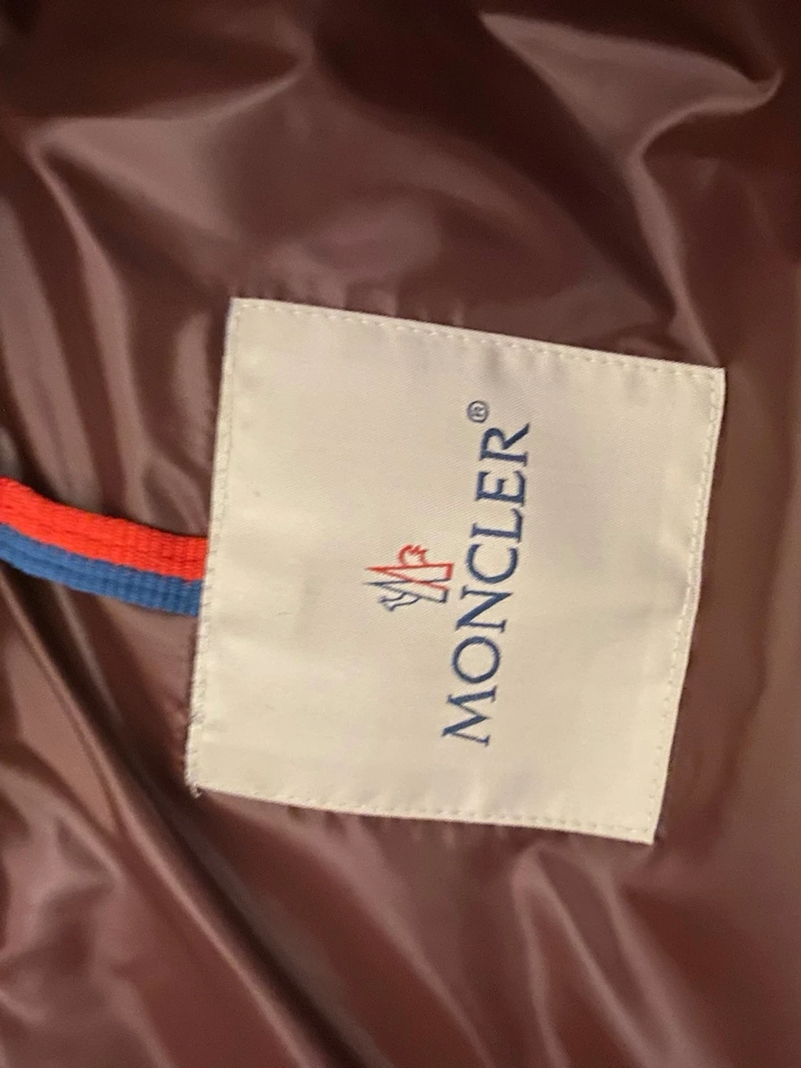 Svart dunjacka från Moncler - 2