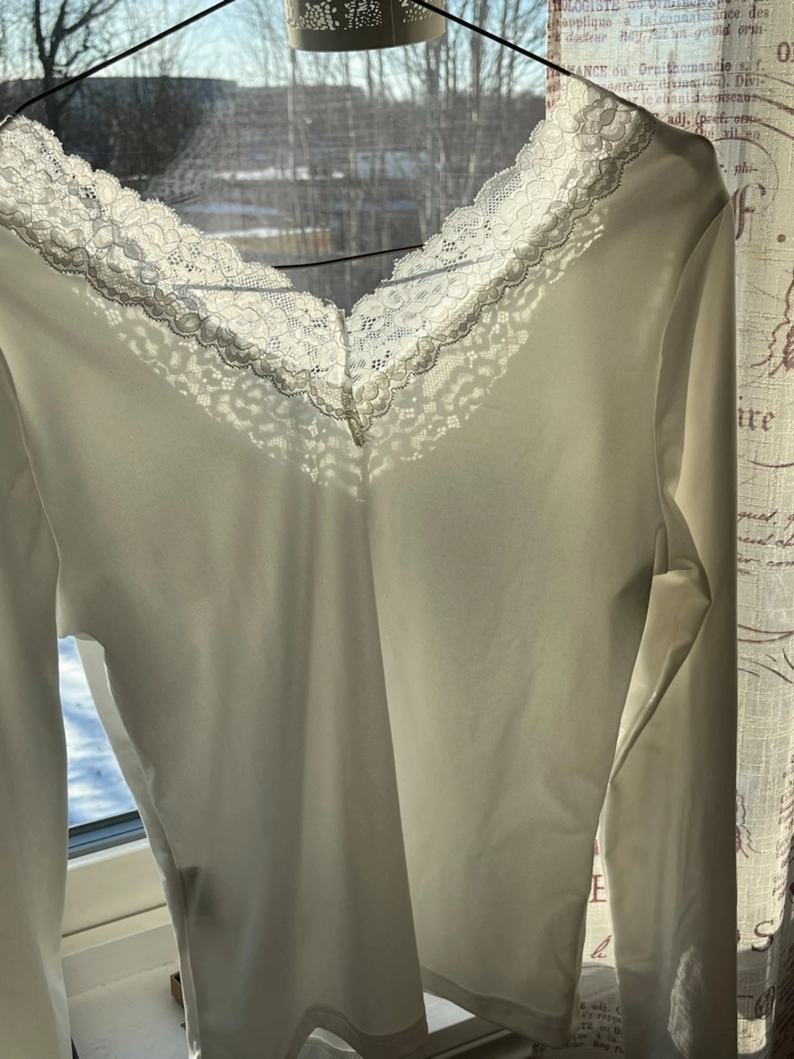 Vit långärmad topp med spets - 2