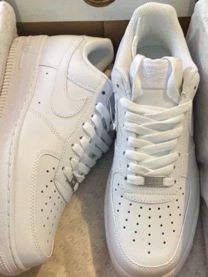 Nike Air force 1  - Nike air force 1 storlek 43 helt nya perfect till sommaren. 