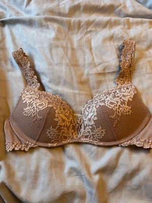 Intimissimi Bh Gioia  - Superfin rosa bh från Intimissimi💞 endast använd en gång