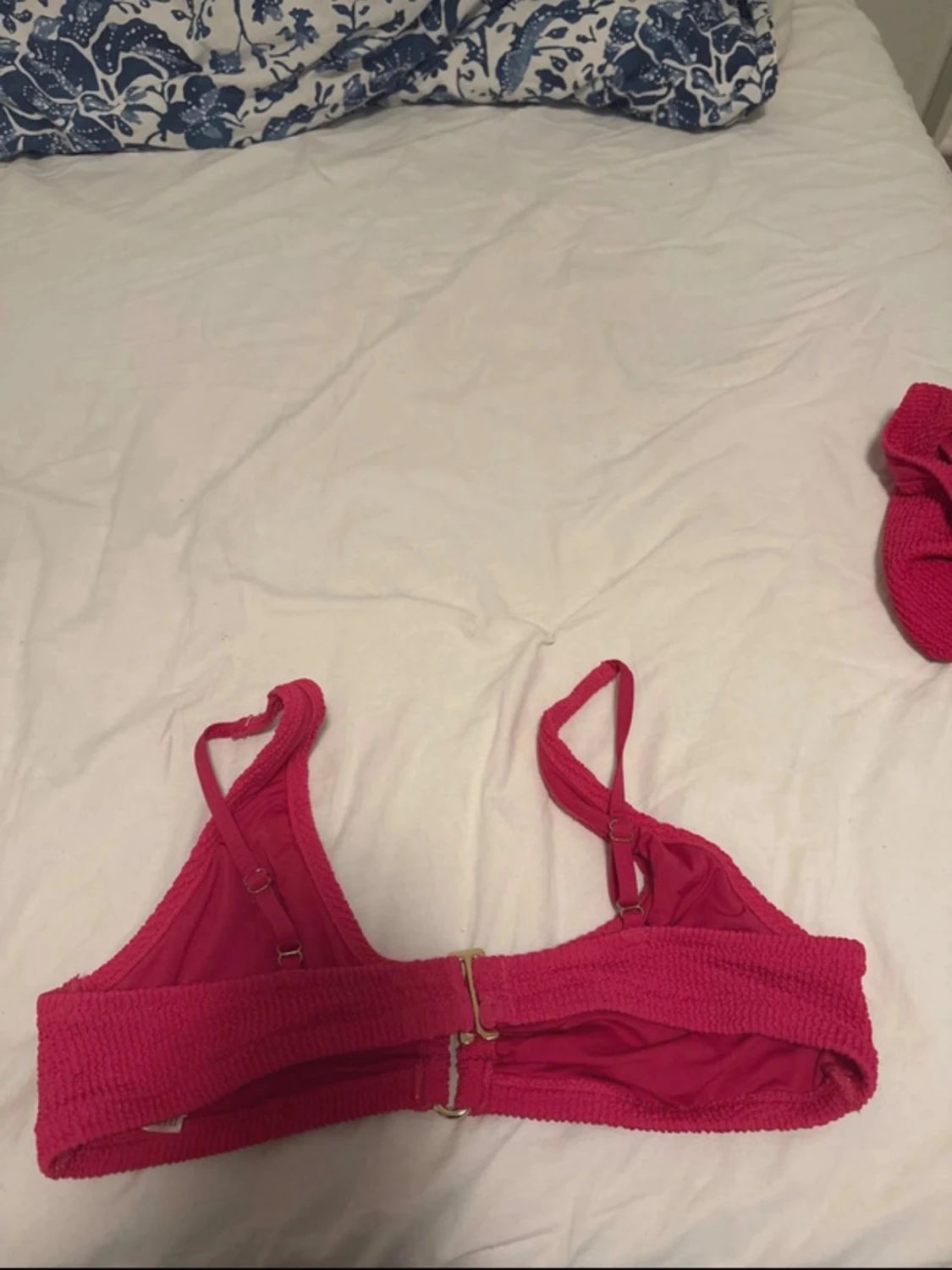Rosa bikini med struktur och ringdetalj - 2