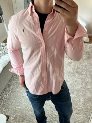 Ralph Lauren skjorta  - Ralph Lauren | Mycket bra skick | Size - L | Nypris 1600 mitt pris 499 | Hör av dig vid minsta fråga eller fundering📩