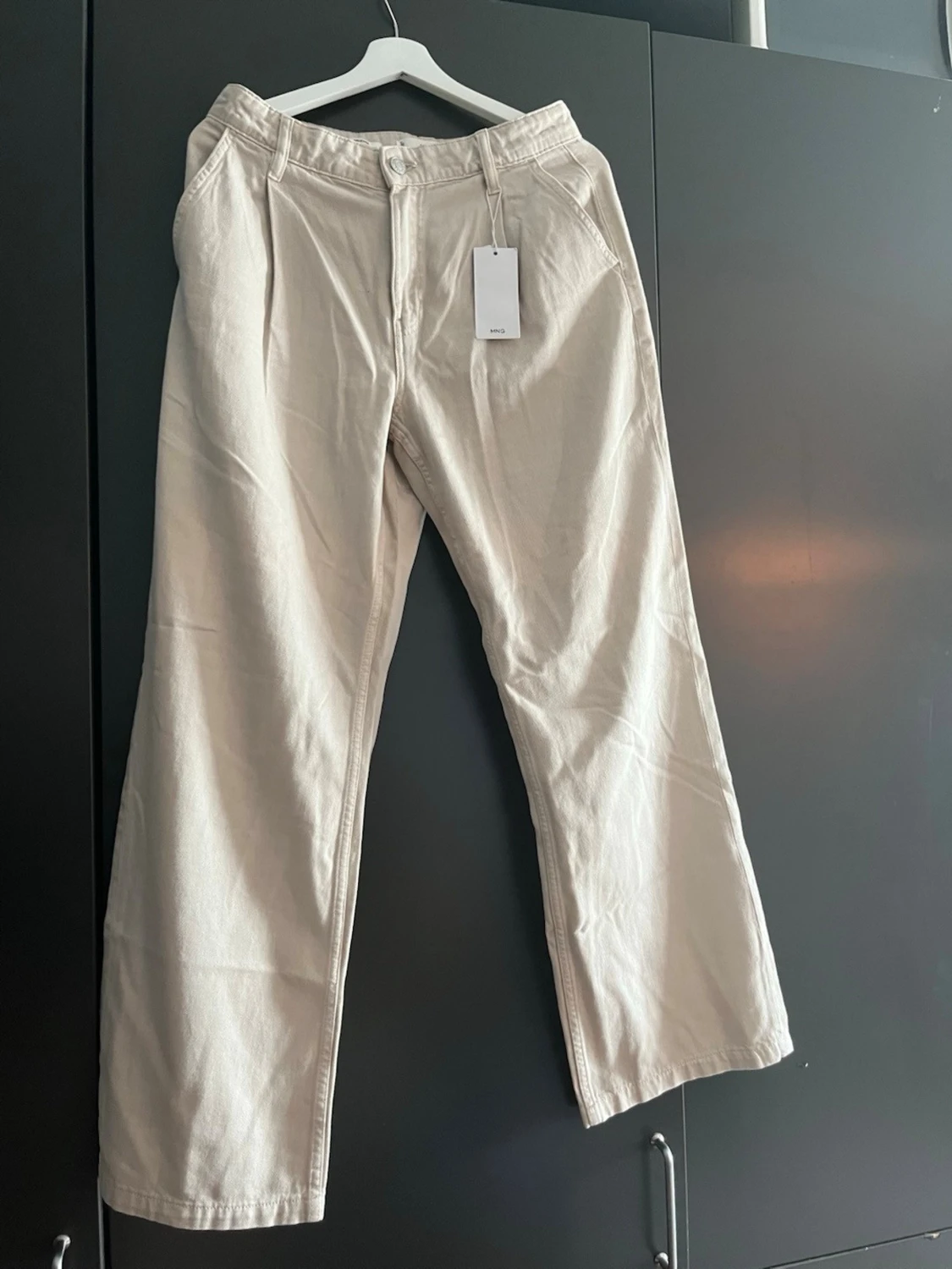 Vida beige jeans från Mango