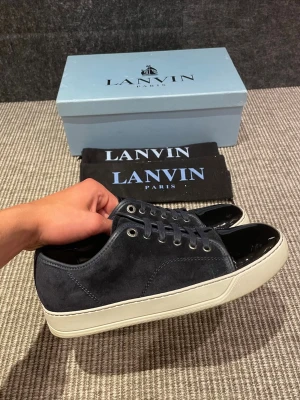 Lanvin skor  - Hej, säljer nu dessa svin snygga lanvin skor. Skorna är i extremt bra skick!  Begränsat antal boxar och dustbag. Hör av dig vid frågor.