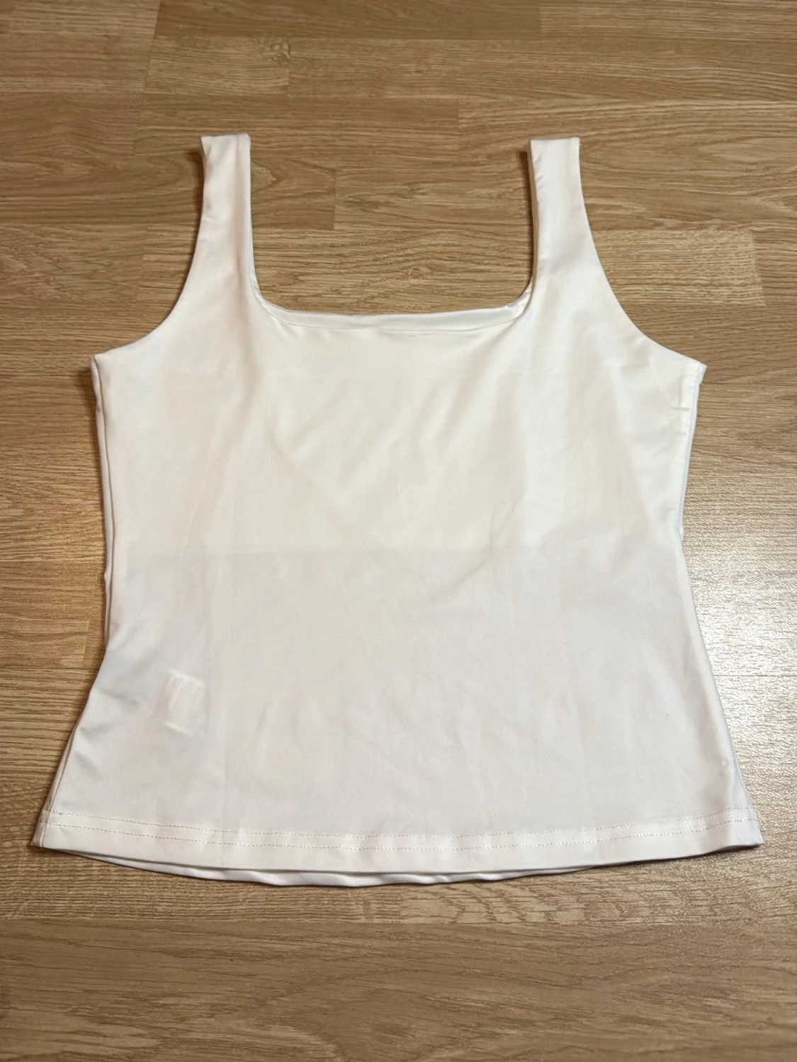 Basic linne toppar i svart och vitt - 1