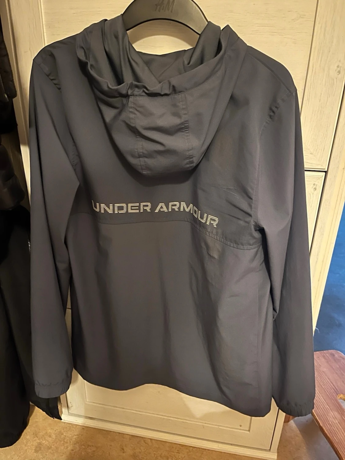 Mörkblå vindjacka från Under Armour - 1