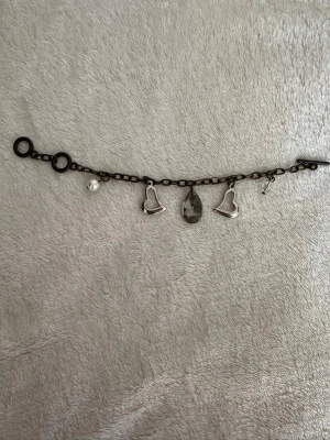 Armband - Köpare står för frakt!