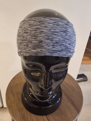 Bandanas/hårband grå - Bandanas/hårband. Elastisk. Vuxenstorlek. Trikåtyg. Polyester.