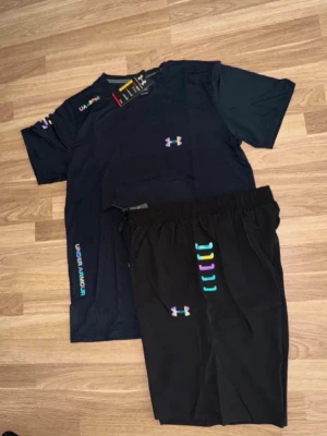Under armour stl M passar s - Helt ny med tags passar S 