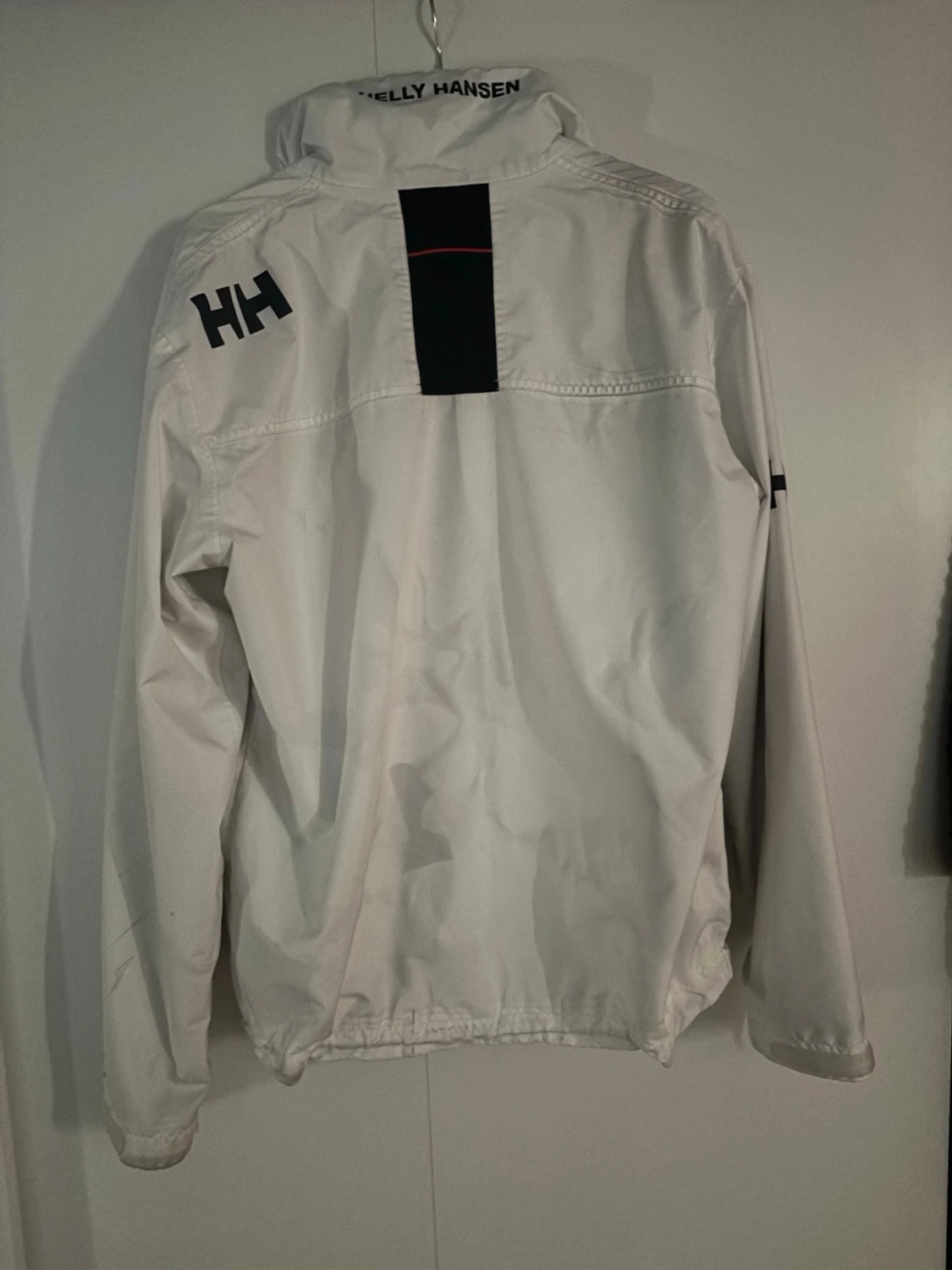 Vit vindjacka från Helly Hansen - 1