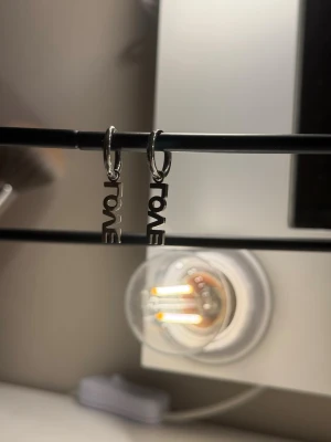 Edblad LOVE örhängen - Edblad örhängen ”Love”