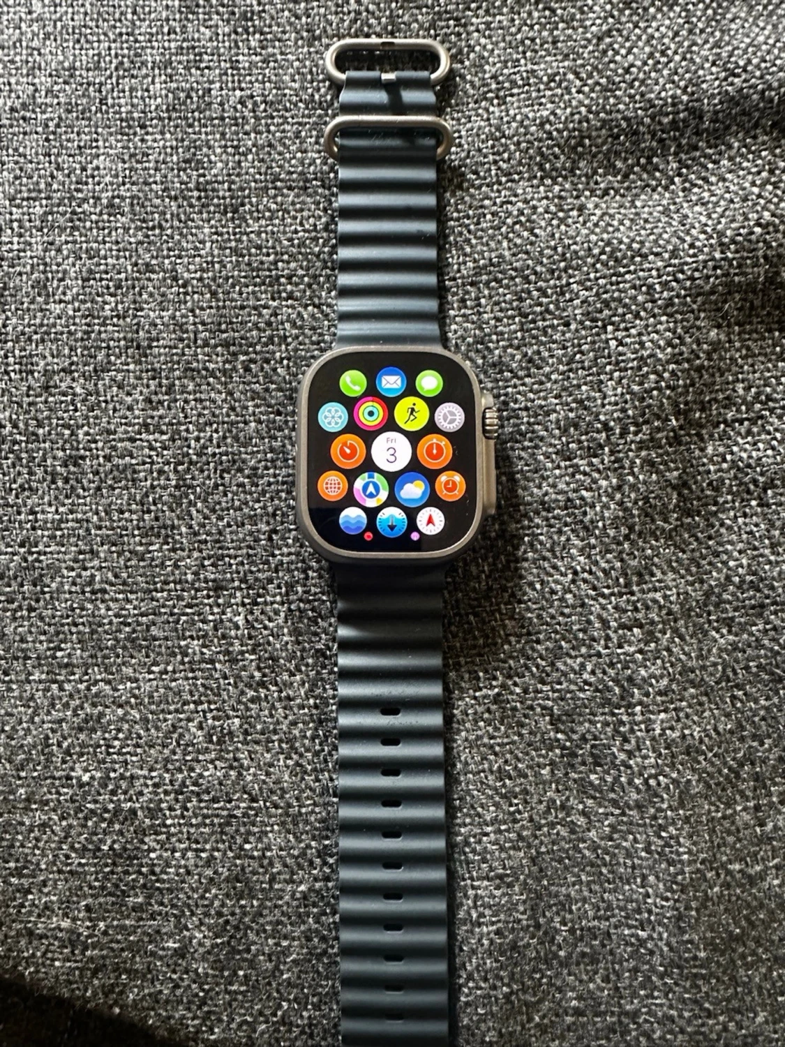 Smartklocka med svart silikonarmband - 1