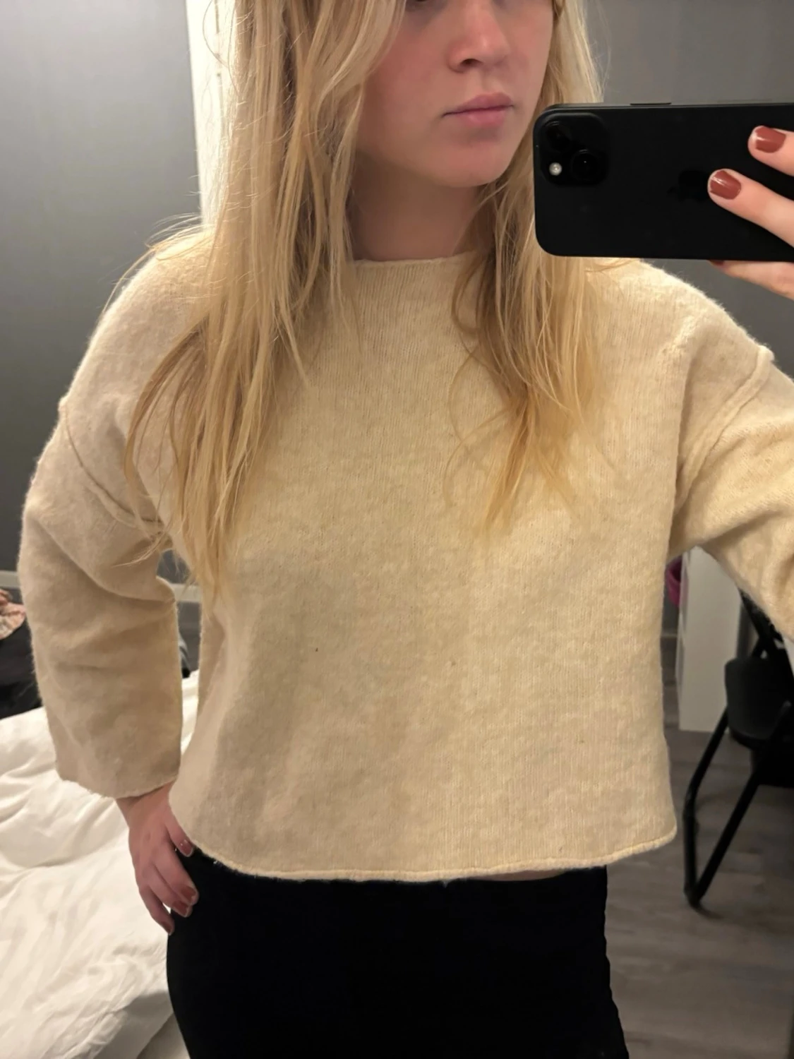 Beige croppad stickad tröja - 1