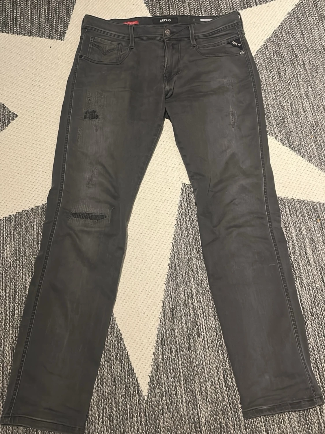 Gråa slim fit jeans från Replay - 1