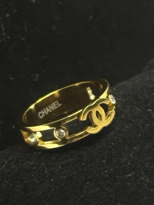 Ring - Helt ny ring i rostfritt stål. Storlek 8.