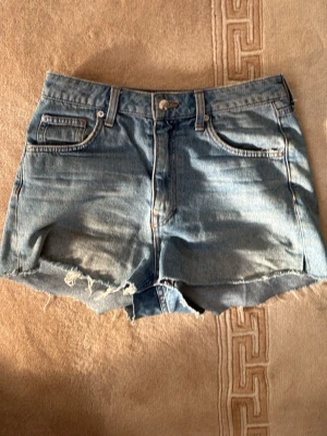 Jeansshorts - Fina shorts men kommer inte till användning