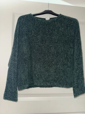 Grön tröja - Grön tröja från H&M, bra skick, knappt använd. 