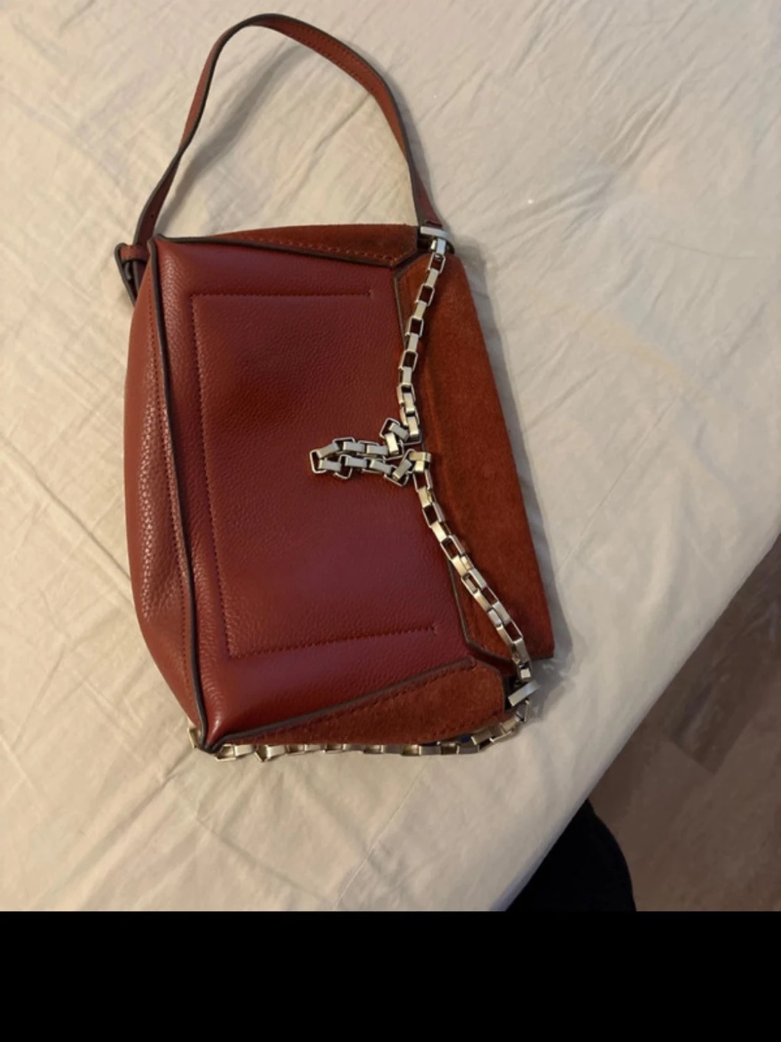 Röd axelväska från Calvin Klein - 1