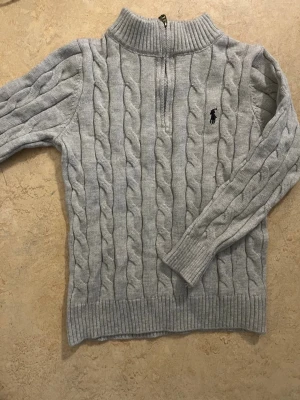 Ralph Lauren Half Zip - Helt ny & Oanvänd ✔️, Passar som M/S ✔️, kommer med tags ✔️, Skickas inom 1 dag 🚀, kontakta gärna för mer info ☺️
