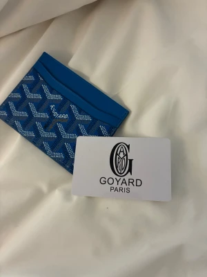 Go4ard kort hållare  - Snygg kort hållare finns att köpa i fler färger skriv om ni har frågor , finns i flera färger 