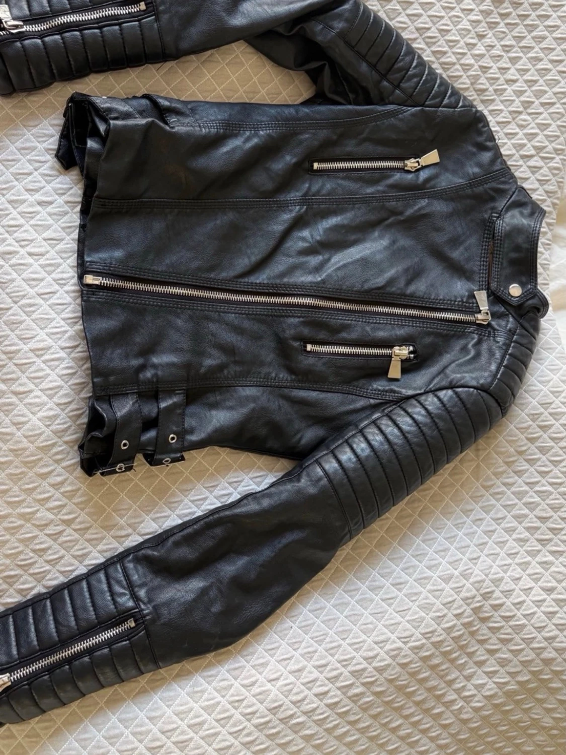 Svart biker skinnjacka med dragkedjor - 1