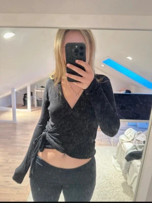 Omlott kofta  - Jätte skön omlott kofta ifrån Lager 157 super bra skick💗