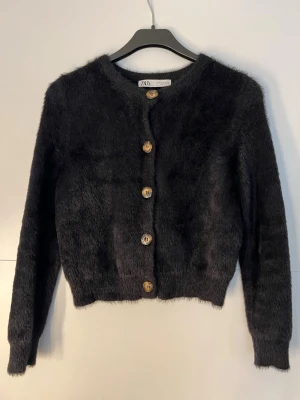 Fluffig kofta - Zara - Supersnygg 