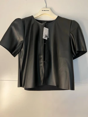 Svart skinn väst - Helt ny