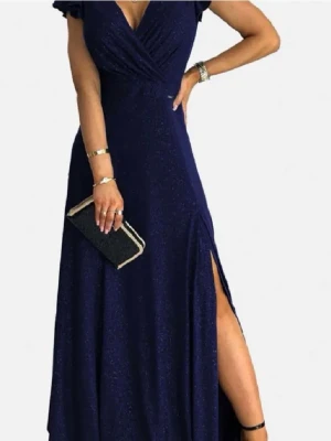 Balklänning  - Marinblå klänning, endast använd en gång på en bal, inköpt för 1555kr, priset går att diskutera 💞