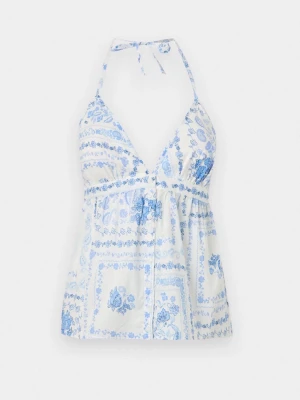 Blåvit blommig halterneck linnetopp - (Jag tar inte prisförslag under 200kr!!) Säljer denna jätte fina halterneck tröjan ifrån hollister! Den är köpt på Zalando för 330 förra året, men användes aldrig. Är slutsåld för tillfället:)