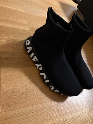 Balenciagạ skor - Använda 2 gånger i helt ny skick!