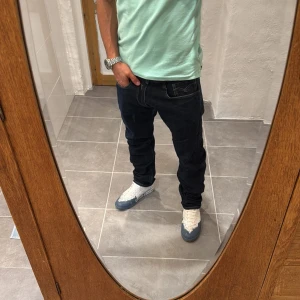 Replay jeans  - Ett par snygga byxor från Replay i storlek W33 L32 i modellen Anbbas 