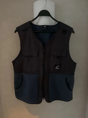 New Balance Väst - New Balance Väst. Storlek M. Mycket bra skick!  Hör av er vid funderingar