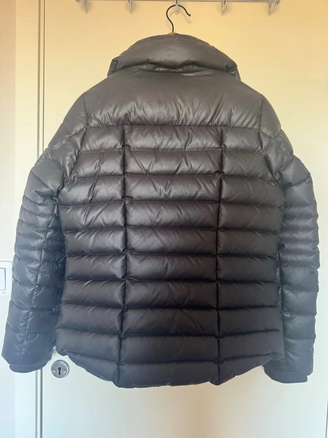 Svart dunjacka från Boomerang - 1