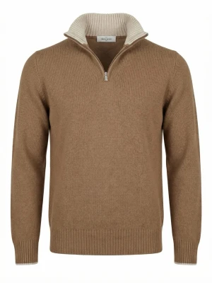 Beige stickad tröja med halvzip Gran Sasso - Säljer en snygg beige stickad tröja från Gran Sasso med halvzip och ribbad krage i ljusare beige. Tröjan har långa ärmar och ribbade muddar. Perfekt för dig som vill ha en stilren och klassisk look.