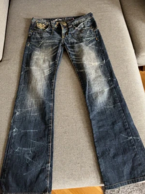 BIG T SWAG ARCHIVE - BigT swag jeans köpta i tokyo och är riktigt fina. använda endast en gång och säljer för att jag har för mycket i garderoben just nu😂  W: 28 L: 30