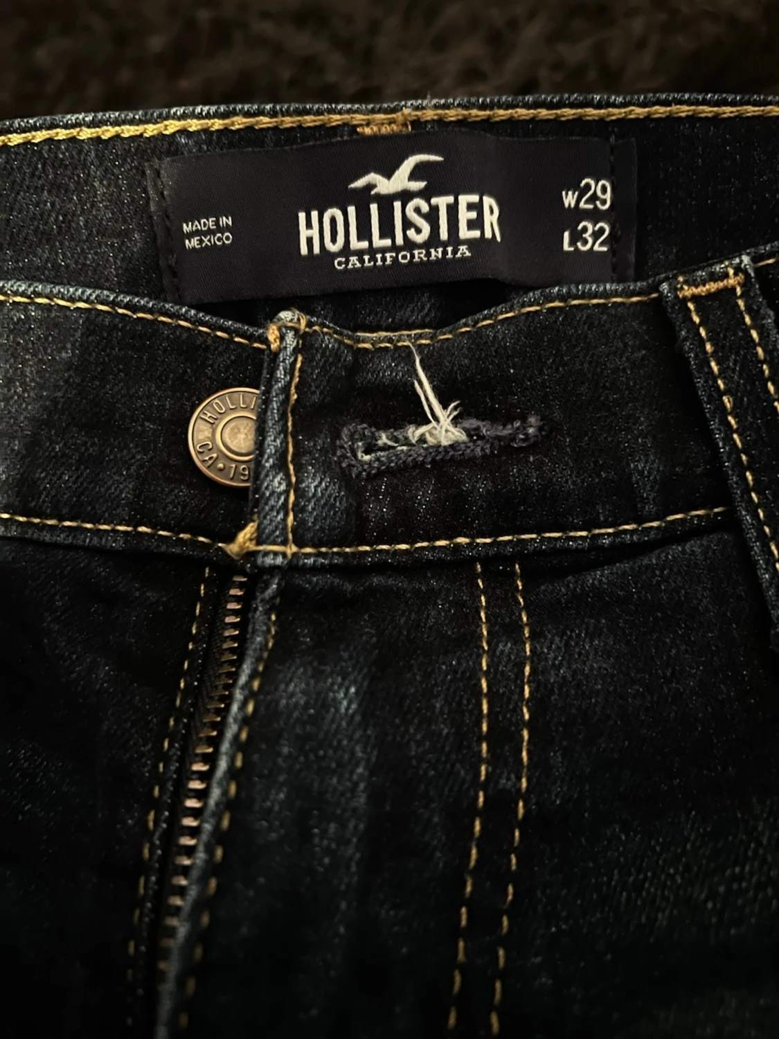 Mörkblå slim fit jeans från Hollister  - 3