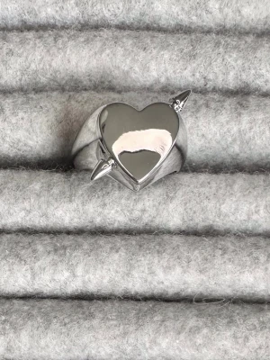 Hjärta ring  - Ringen är rostfri 