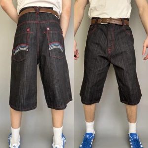 Five Jungle & Co Contrast Stitch Denim Shorts Dark Wash Embroidered Pocket W40 - Five Jungle & Co Contrast Stitch Denim Shorts Dark Wash Embroidered Pocket W40  Details 👇 Item colour – Dark Wash Black Denim Size – W40 Condition – Used Good Retail Price – €55+  Measurements 👇 Waist – 50 cm Rise – 37 cm Inseam – 37 cm Outseam – 69 cm Leg Opening – 33 cm  Item Major Faults / Flaws • Light general wear  SKU – 334  #skater #hiphop #y2k